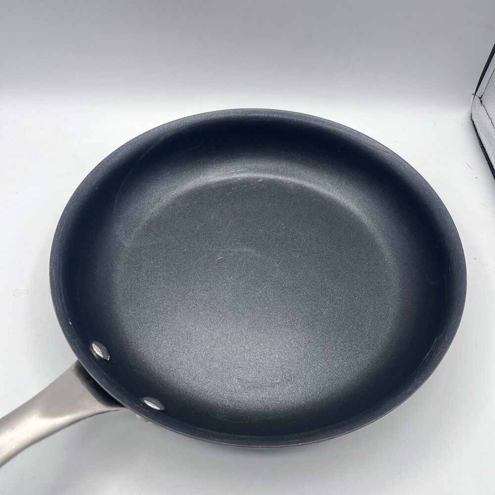 Belgique 9.5 inch Skillet Hard Anodized - Picture 4 of 16